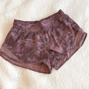 Like new Hotty Hot low rise 2.5” shorts size 6